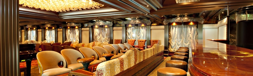 Raphael Foyer Lounge