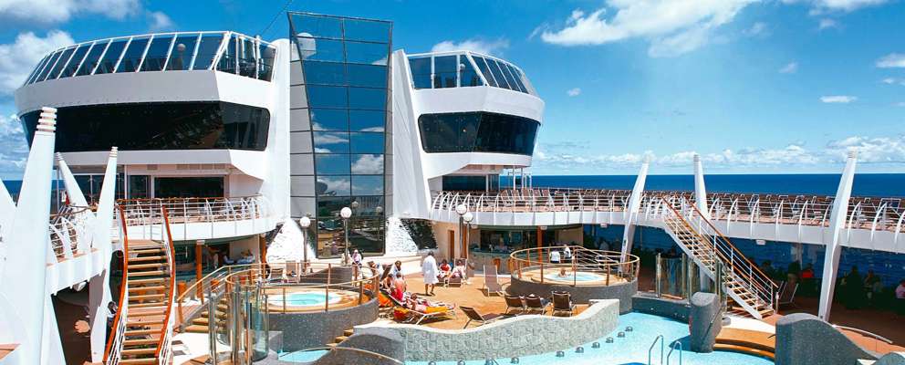MSC Divina pooldæk