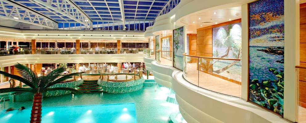 MSC Fantasia overdækket pool