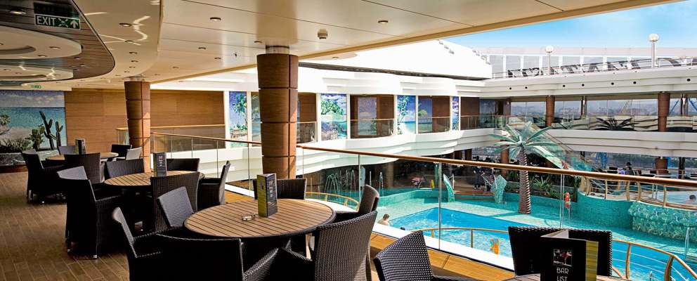 MSC Fantasia poolbar