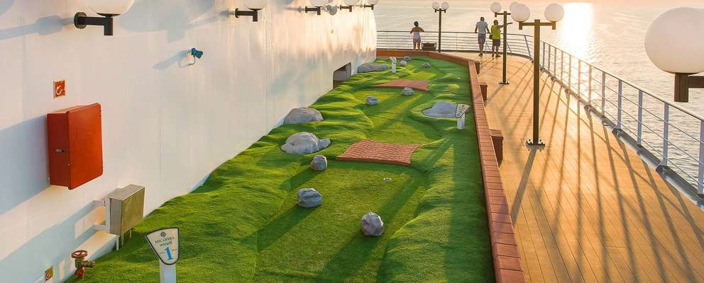 MSC Opera Minigolf