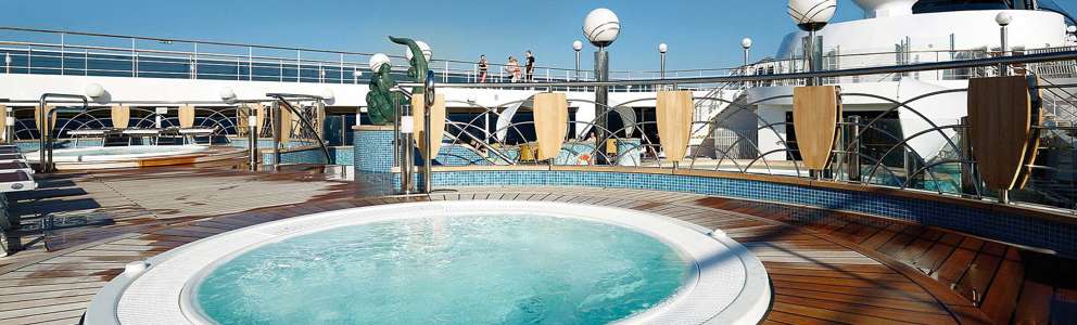 MSC Poesia Cayo pool