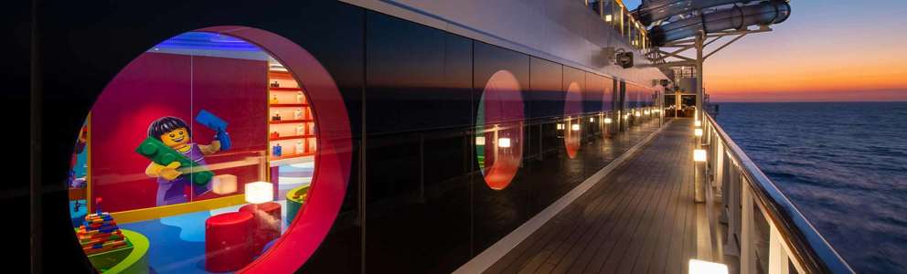 MSC Seaview solnedgang på dækket