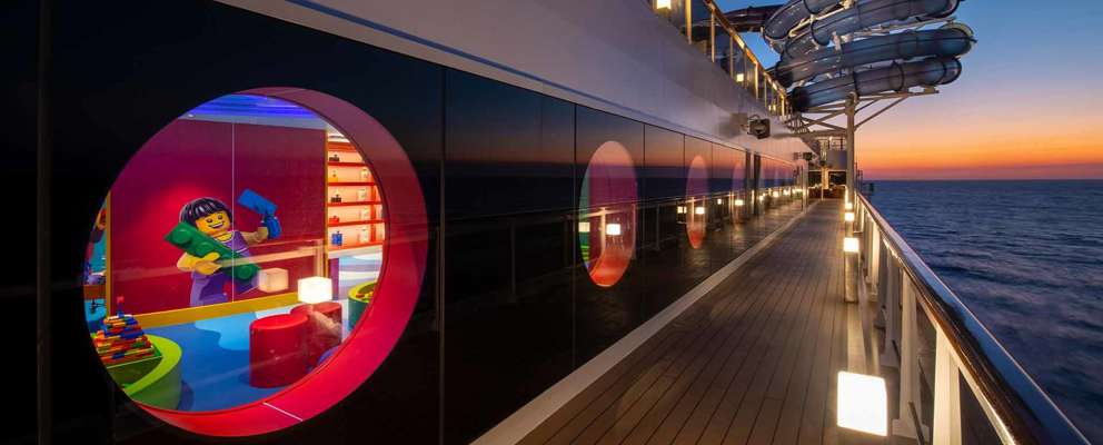 MSC Seaview solnedgang på dækket