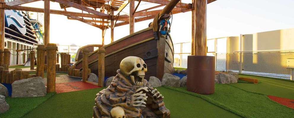 NCL Getaway Minigolf