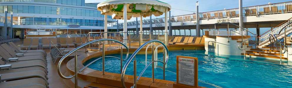 NCL Jade Pooldeck