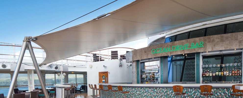 Norwegian Pride Of America Ocean Drive bar