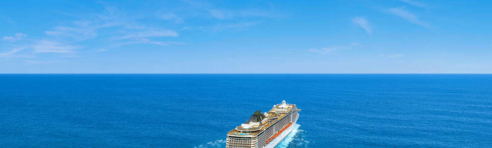 MSC Splendida på havet