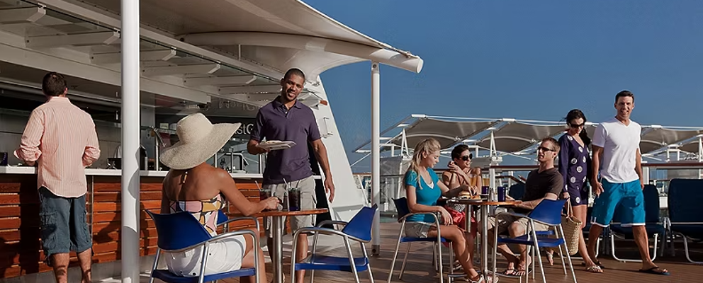 tables-eat-and-drink-pool