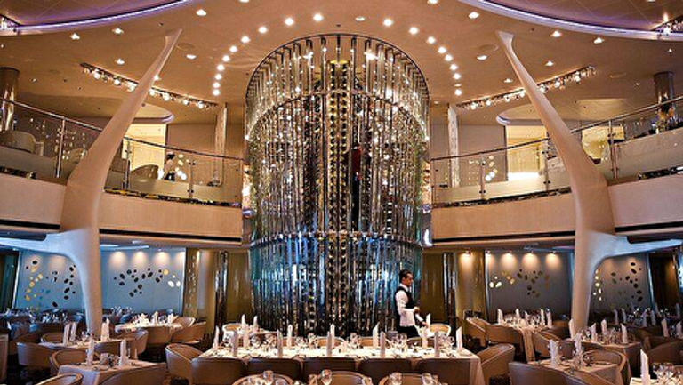 Celebrity Reflektion